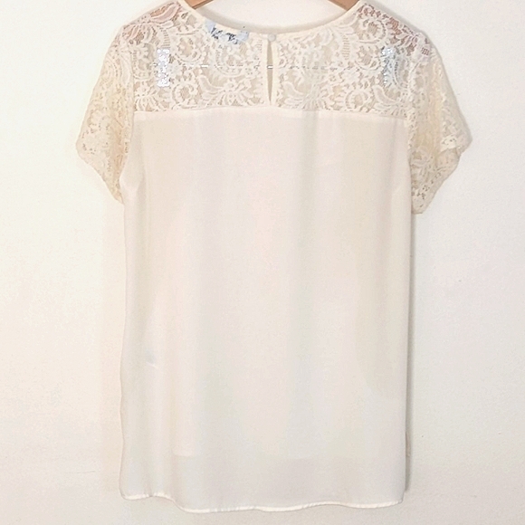 Express Cream Lace Short Sleeve Blouse - Picture 2 of 8
